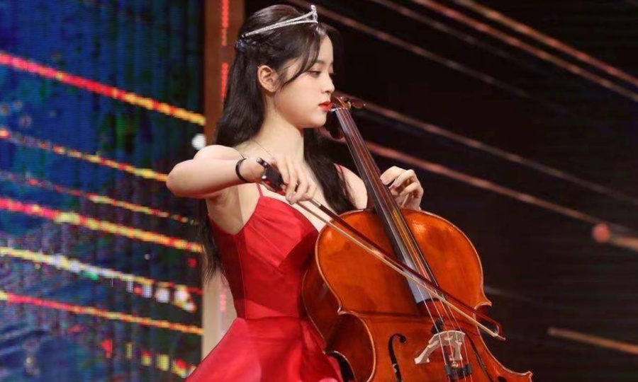 Thần đồng cello' tỏa sáng với đầm dạ hội - VnExpress Giải trí