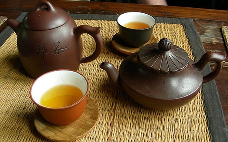 Cách uống trà bình dị đơn giản