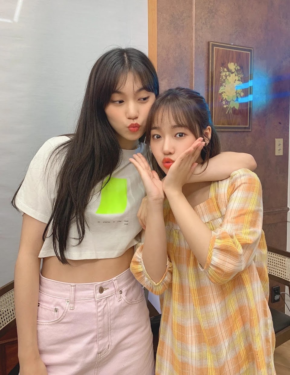 Weki Meki's Yoojung Had The Best Answer When She And Doyeon Were Asked To Name The Husband In Their Relationship - Koreaboo